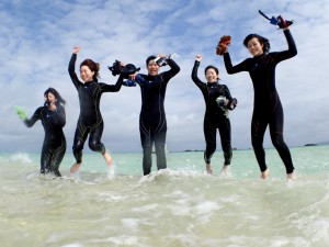 石垣島幻の島シュノーケルでジャンプ！