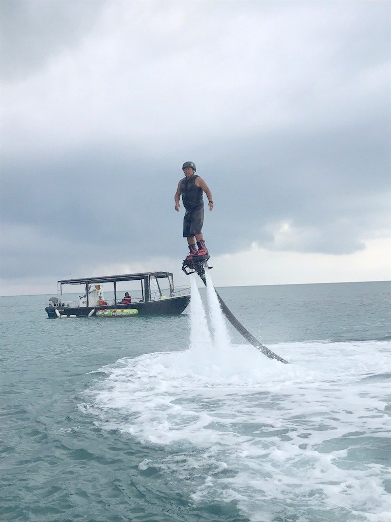 石垣島　水圧で空を飛ぶ！