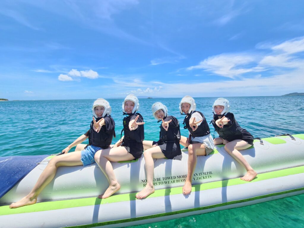 石垣島の海で楽しむバナナボート体験